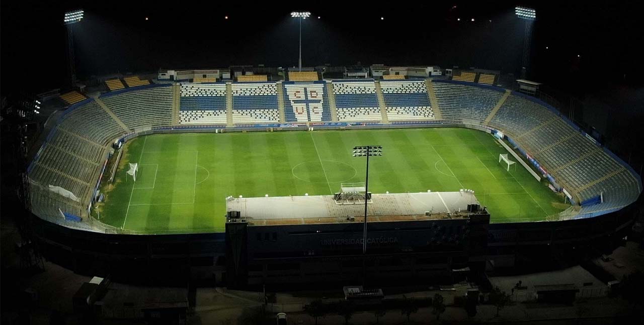 SE CUMPLEN 32 AÑOS DE LA INAUGURACIÓN DE SAN CARLOS DE APOQUINDO - Cruzados
