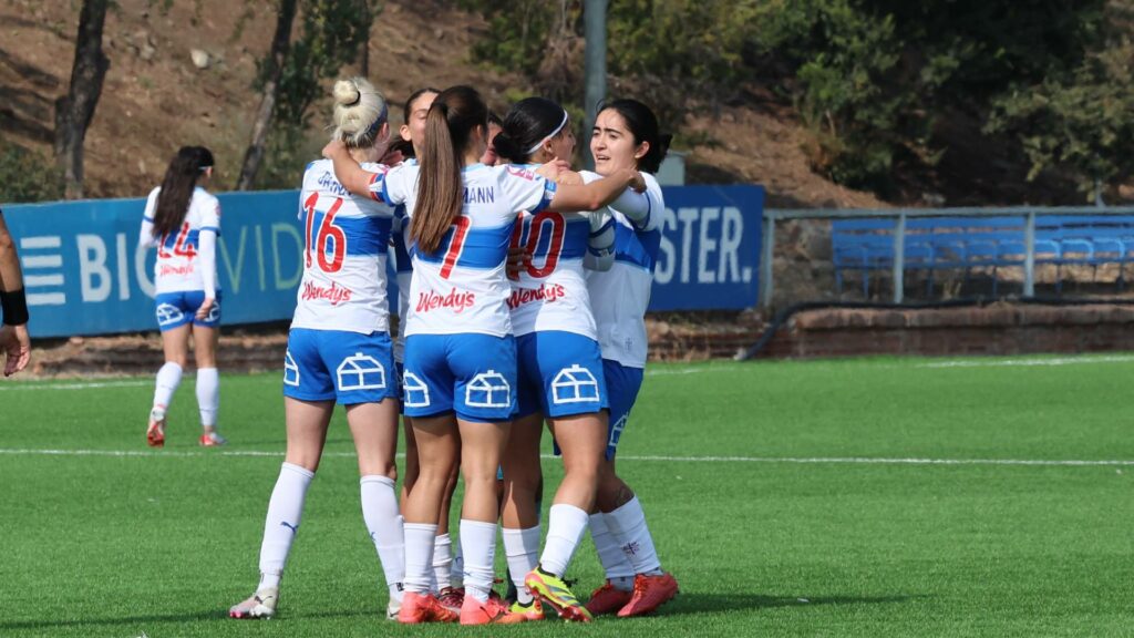 Fútbol Femenino Acreditación Universidad Católica Vs Universidad De Chile Cruzados