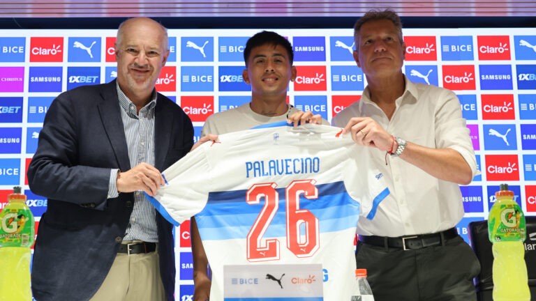 Presentación Matías Palavecino Universidad Católica 2026 Claro Arena